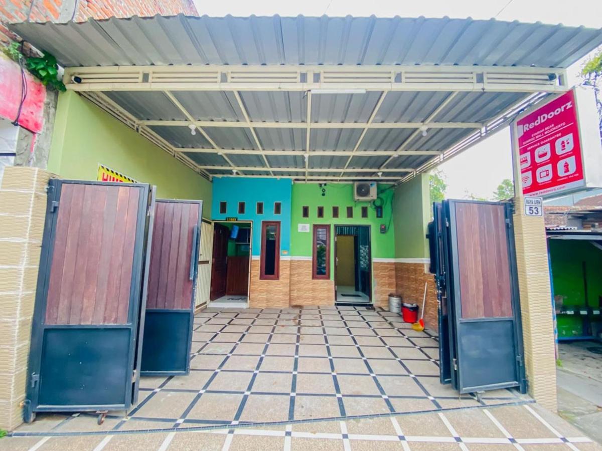 Reddoorz Near Sunrise Mall Mojokerto Exterior foto