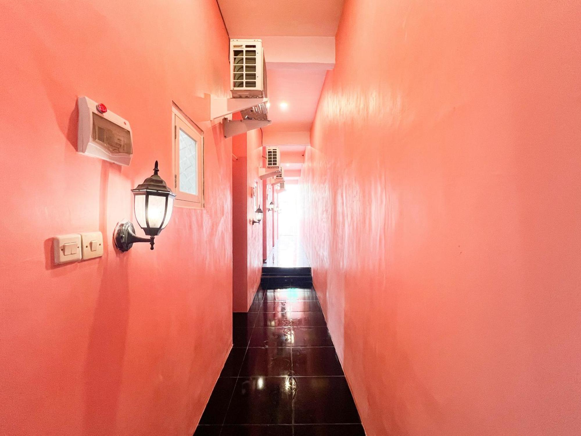 Reddoorz Near Sunrise Mall Mojokerto Exterior foto